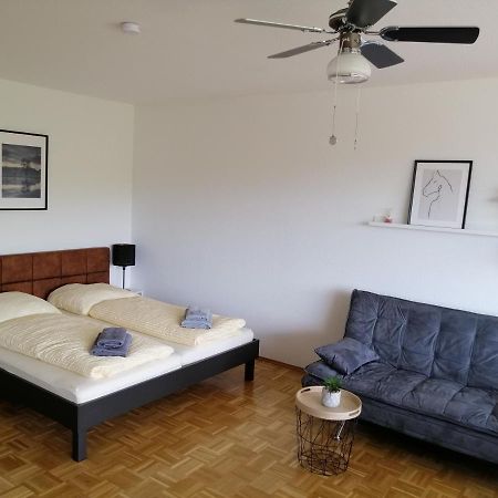 Sonnige Ferienwohnung Mit Seeblick 울딘겐물호펜 외부 사진